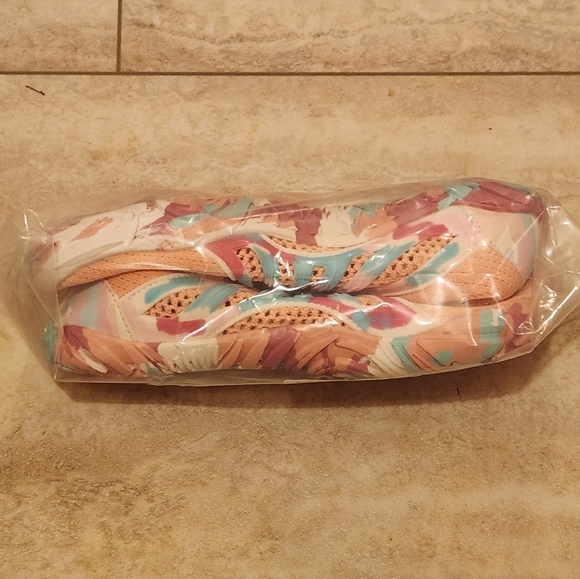 Brand new! Water pool beach swim shoes! Many available! Size 8.5 - Picture 4 of 4